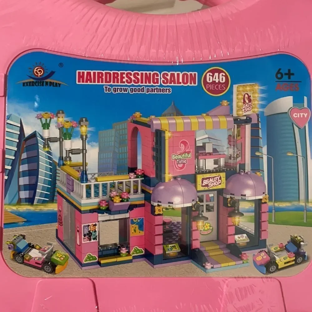 Hairdressing Salon Building Blocks 646 Pieces - NEW in Storage Container